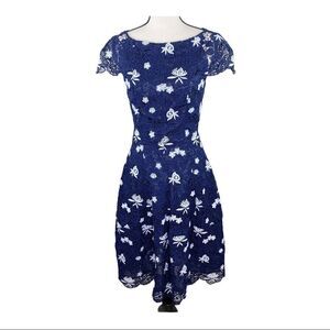 TALBOT RUNHOF Blue Lace Short Sleeved Cocktail‎ Dress Sz 4